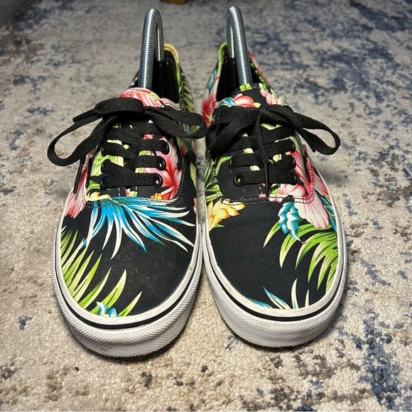 Vans Black & Red Floral Hawaiian Lace-Up Sneakers Size 9 Women’s - Picture 4 of 9